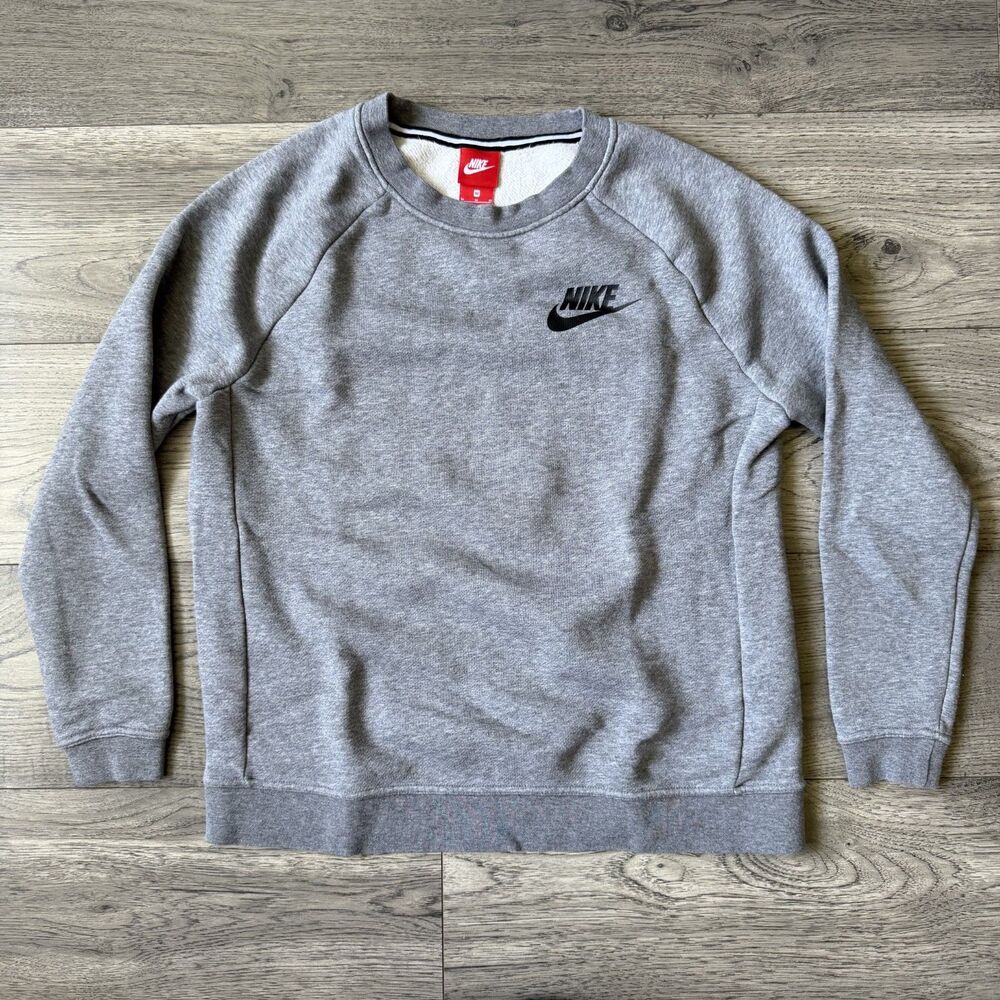 Nike Women’s Sportswear Essential Fleece Crewneck Sweatshirt Gray - Size Medium